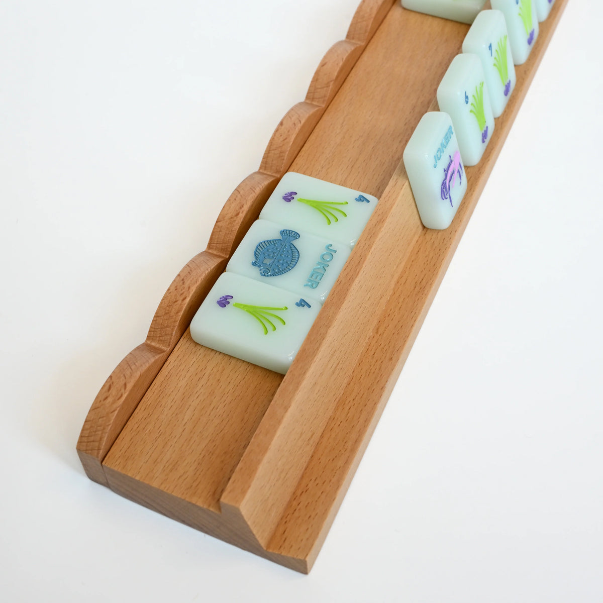 Beechwood magnetic rack and scalloped pusher, Set of 4