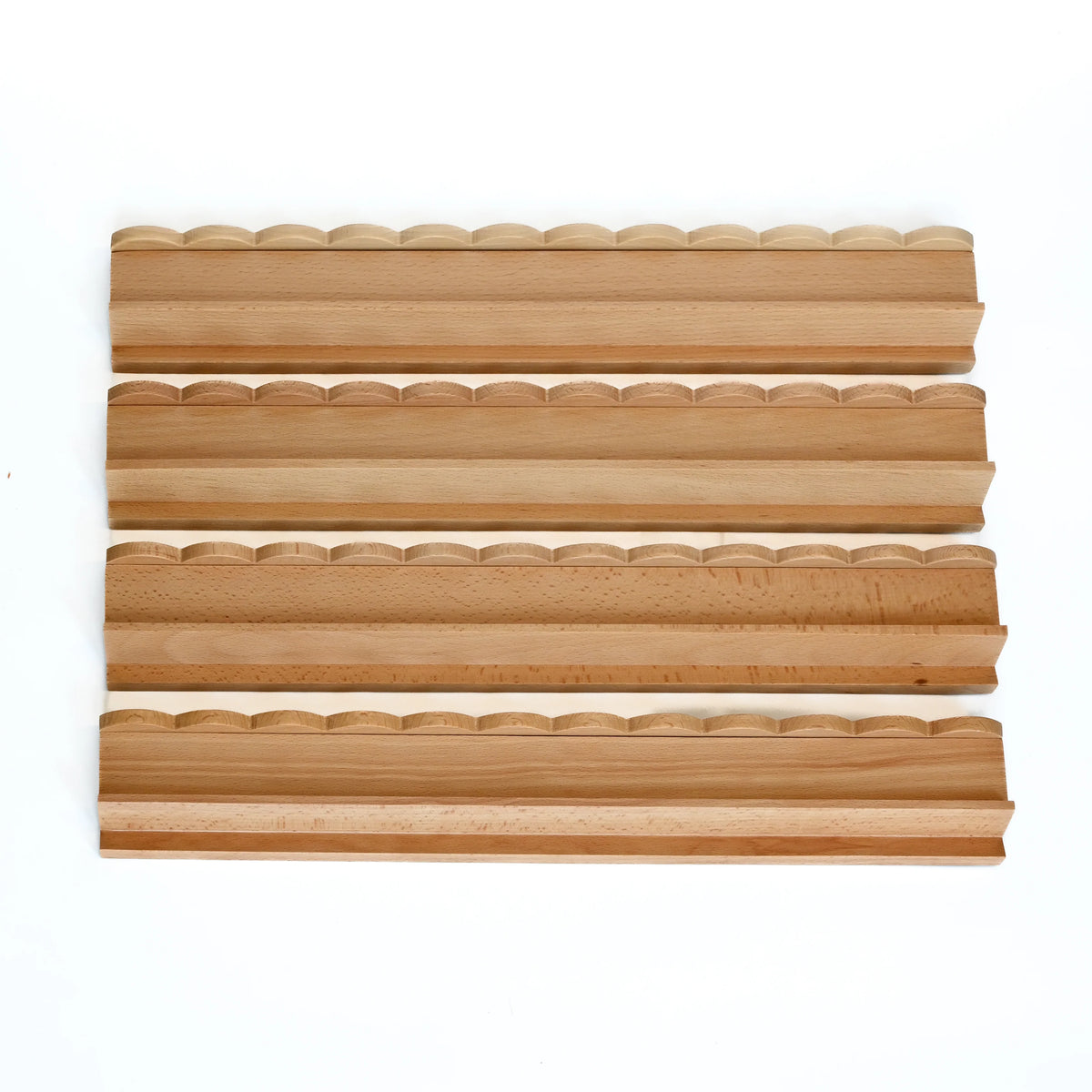 Beechwood magnetic rack and scalloped pusher, Set of 4