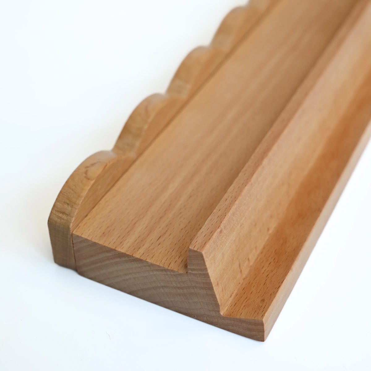 Beechwood magnetic rack and scalloped pusher, Set of 4