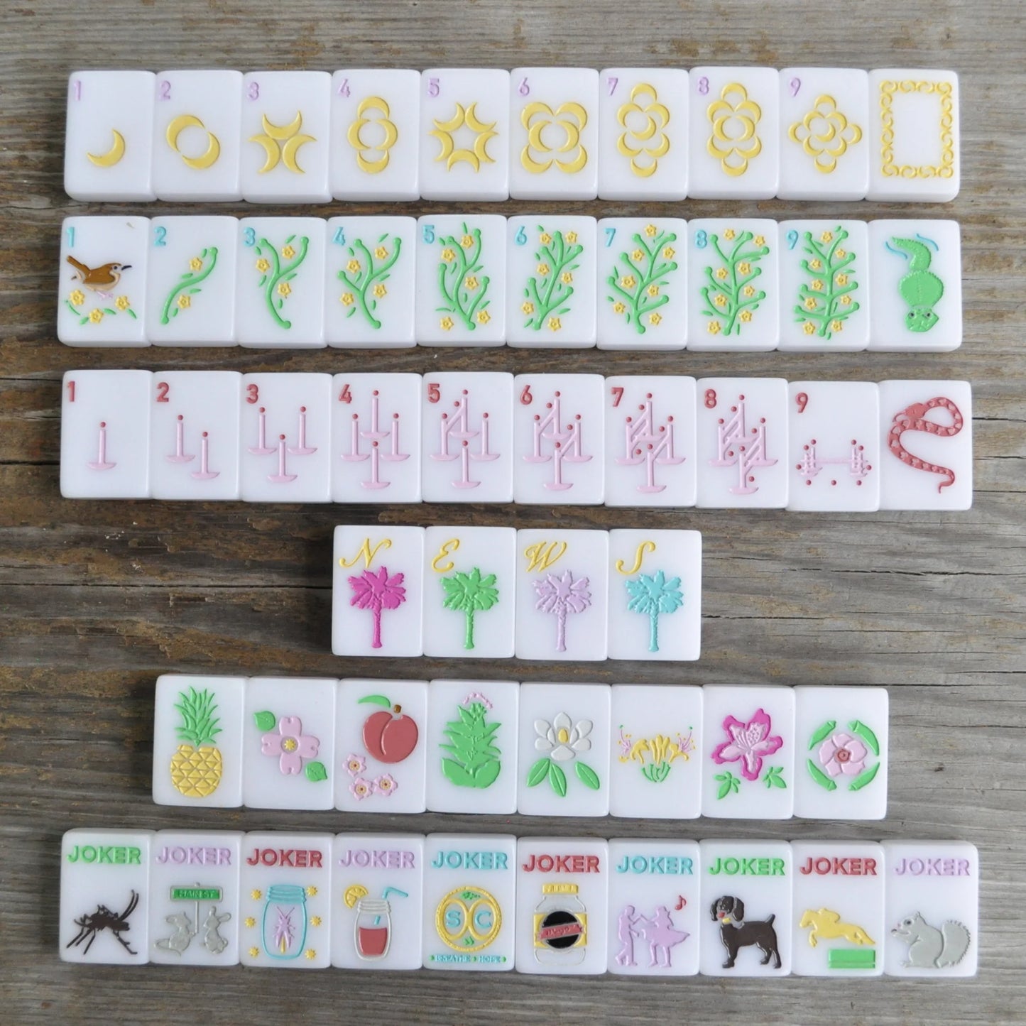 Middle & Main
Palmetto Tiles- A South Carolina Inspired Mahjong Set