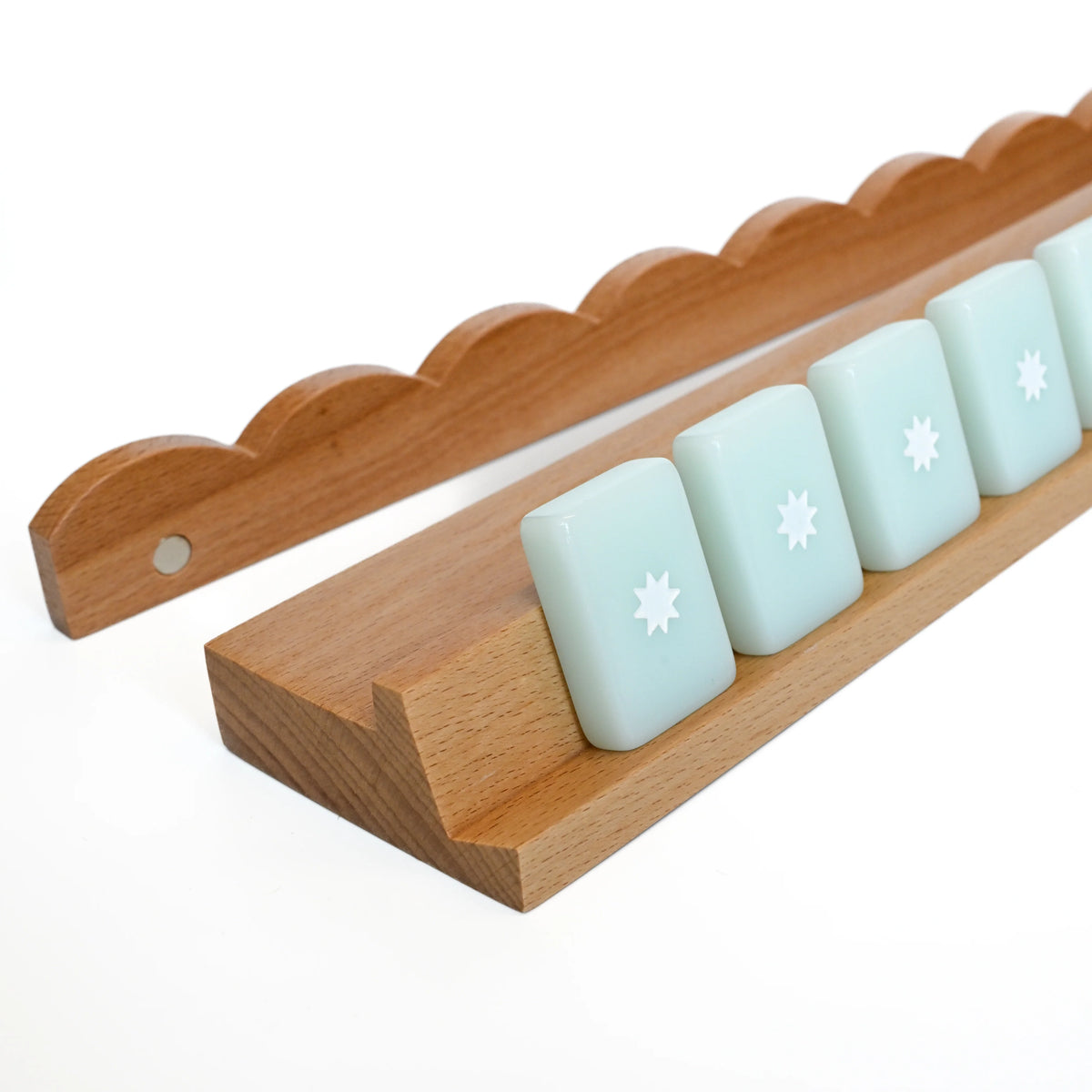 Beechwood magnetic rack and scalloped pusher, Set of 4