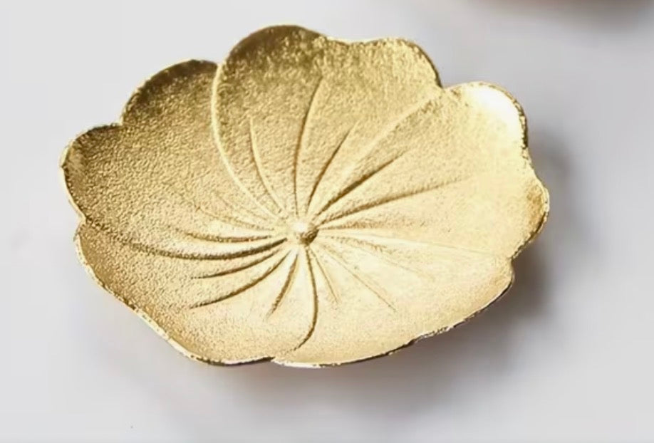 Gold flower dice dish